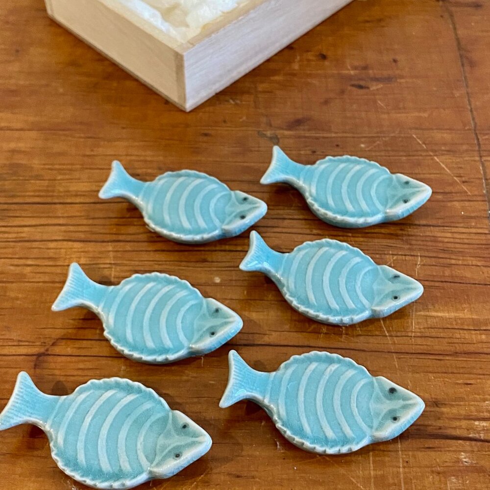 Fish Shaped (Japan) Chopsticks Rests; Vintage Unused; Set of 6 with original box